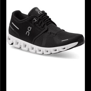 On Cloud 5 running shoe